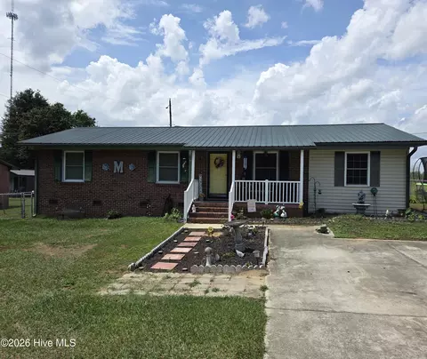 17501 Lees Mill Rd, Laurinburg, NC 28352