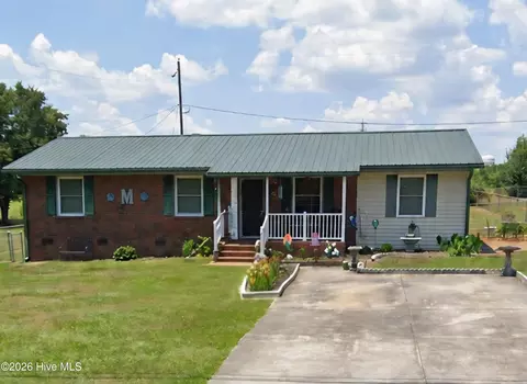 17501 Lees Mill Rd, Laurinburg, NC 28352