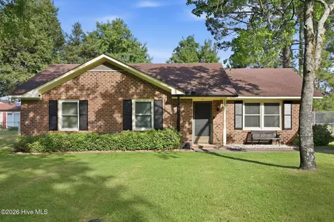 116 E Catawba Rd, Greenville, NC 27834