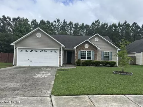 2004 W T Whitehead Dr, Jacksonville, NC 28546