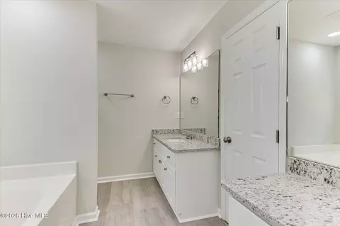 Bath - 3510 Tullocks Hill Dr, Augusta, GA 30906 photo 2 of 5
