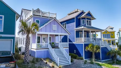 237 Sea Dreams Dr, Atlantic Beach, NC 28512