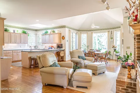 Kitchen - 11 Squires Ln, Pinehurst, NC 28374 photo 5 of 5