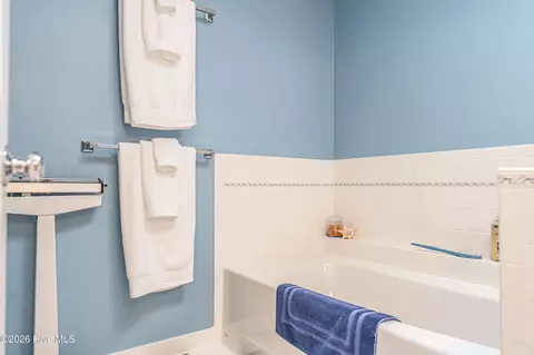 Bath - 11 Squires Ln, Pinehurst, NC 28374 photo 9 of 12
