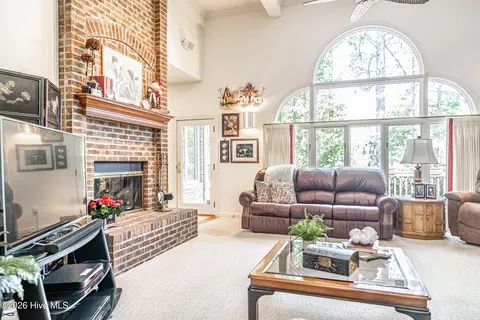 Living - 11 Squires Ln, Pinehurst, NC 28374 photo 1 of 4