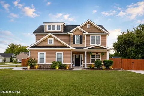 114 Bellchase Dr, Jacksonville, NC 28540