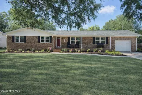 810 Bragg Dr, Wilmington, NC 28409