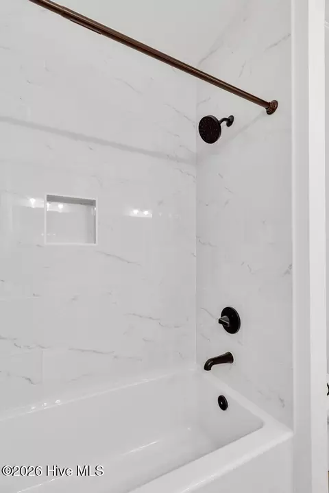 Bath - 302 Pine Ct, Hampstead, NC 28443 photo 2 of 4