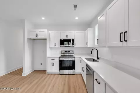 Kitchen - 302 Pine Ct, Hampstead, NC 28443 photo 1 of 1