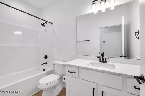 Bath - 302 Pine Ct, Hampstead, NC 28443 photo 4 of 4
