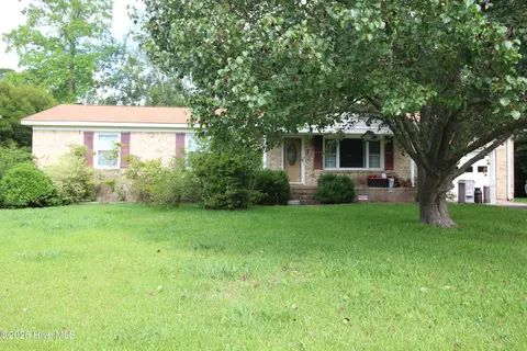 201 Berkshire Dr, Havelock, NC 28532