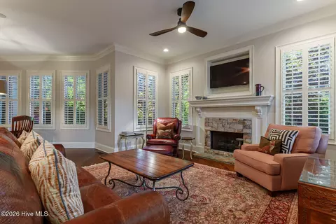 Living - 601 Creekwind Ct, Evans, GA 30809 photo 7 of 7