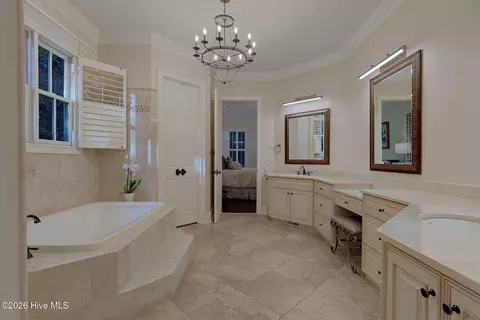 Bath - 601 Creekwind Ct, Evans, GA 30809 photo 5 of 12