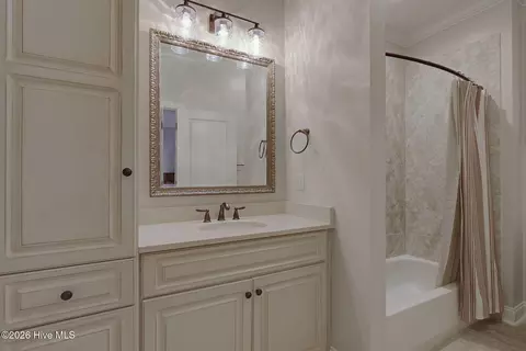 Bath - 601 Creekwind Ct, Evans, GA 30809 photo 9 of 12