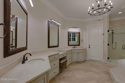 Bath - 601 Creekwind Ct, Evans, GA 30809 photo 2 of 12