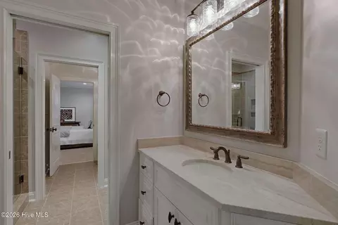 Bath - 601 Creekwind Ct, Evans, GA 30809 photo 8 of 12