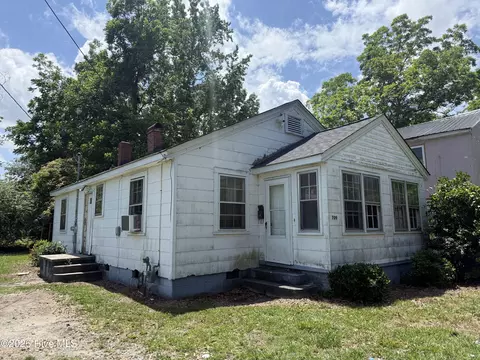 709 E Vernon Ave, Kinston, NC 28501