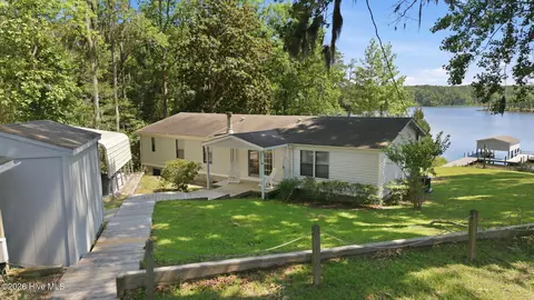 1045 River Rd, Blounts Creek, NC 27814