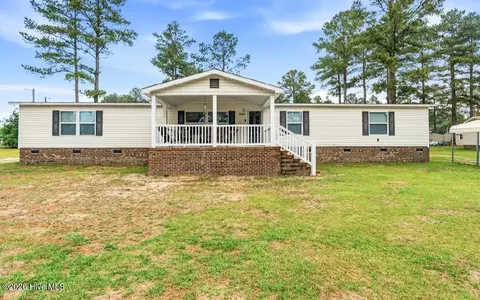 20941 Iris Dr, Wagram, NC 28396 photo 2