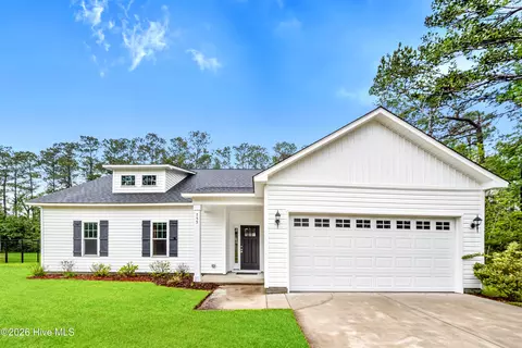 755 Boundaryline Dr NW, Calabash, NC 28467