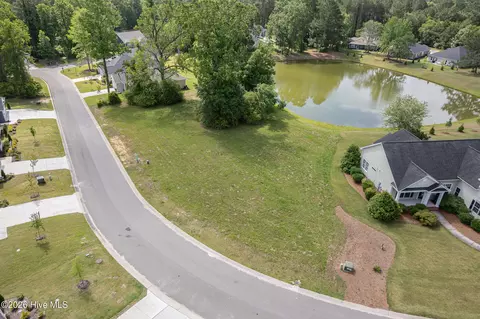 111 Firethorn Cir, Wallace, NC 28466 photo 2
