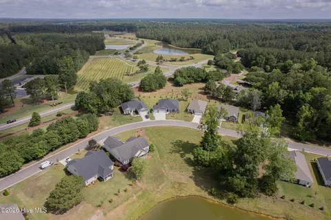 111 Firethorn Cir, Wallace, NC 28466 photo 5