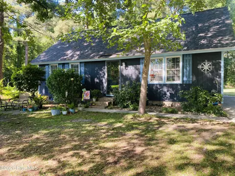 744 Mrs Tates Rd, Whiteville, NC 28472