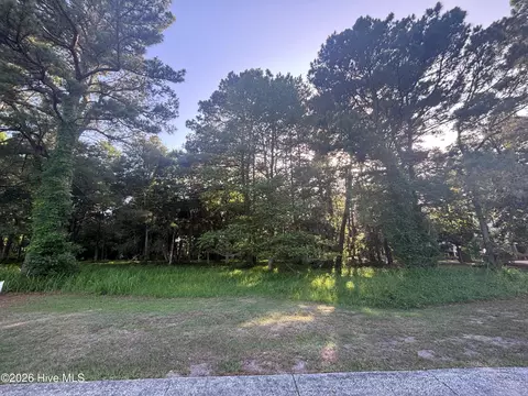 3809 Courtenay Dr SW, Supply, NC 28462