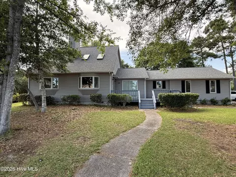 206 Spruce Dr, Morehead City, NC 28557