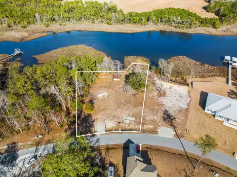 174 Henderson Dr, Newport, NC 28570