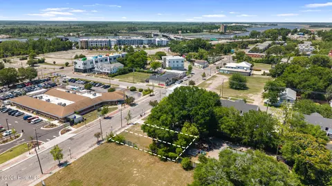 916 N 4th St, Wilmington, NC 28401