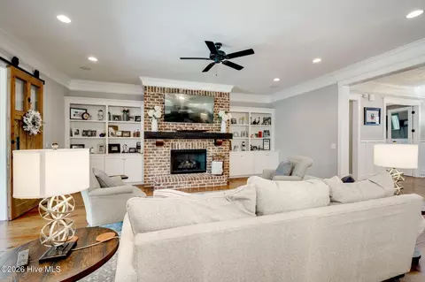 Living - 1024 Peninsula Crossing Xing, Evans, GA 30809 photo 1 of 3