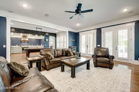 Living - 1024 Peninsula Crossing Xing, Evans, GA 30809 photo 3 of 3