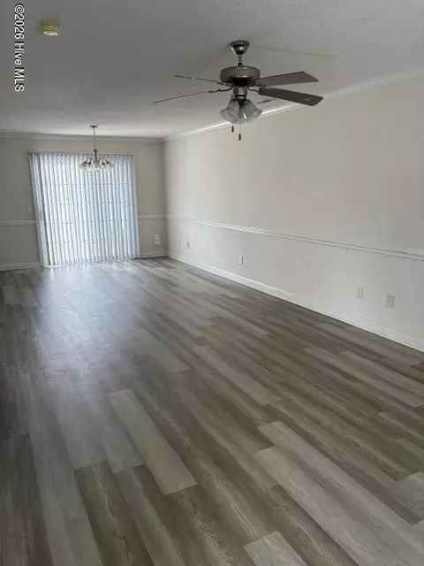 4145 Dudleys Grant Dr #E, Winterville, NC 28590