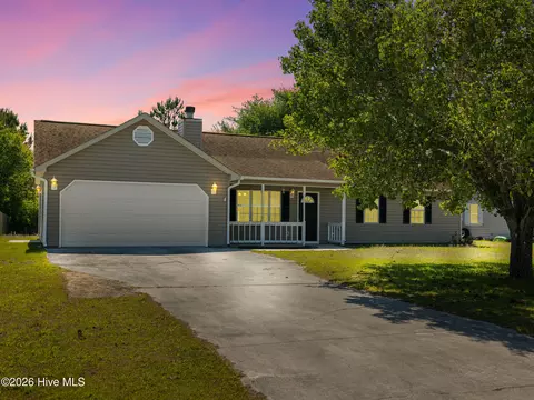 205 Inman Ct, Hubert, NC 28539