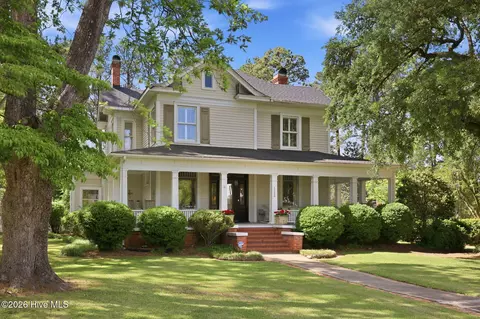 1126 N Market St, Washington, NC 27889
