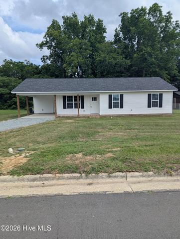 203 W Morisey Blvd, Clinton, NC 28328