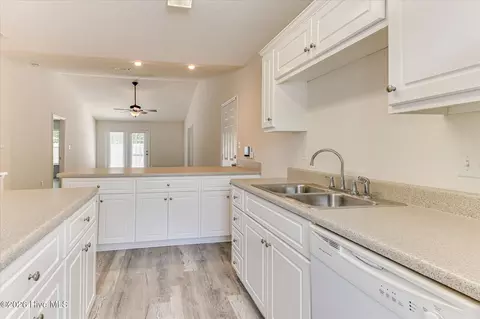 Kitchen - 6009 Sanibel Dr, Augusta, GA 30909 photo 6 of 7