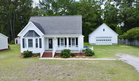 126 Edgewater Rd, Washington, NC 27889