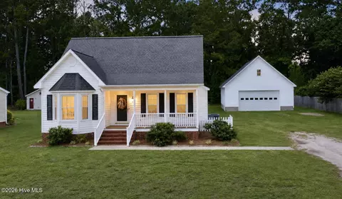 126 Edgewater Rd, Washington, NC 27889