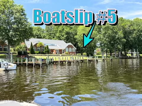 44 Pier Pt, New Bern, NC 28562