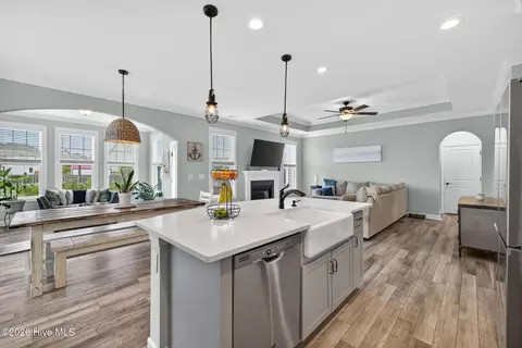 Kitchen - 166 N Passerine Path, Hampstead, NC 28443 photo 4 of 4