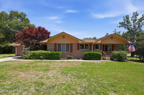 319 Holly Ln, Newport, NC 28570
