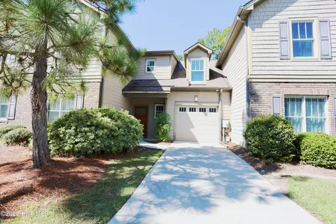 195 Pinebranch Ct, Southern Pines, NC 28387