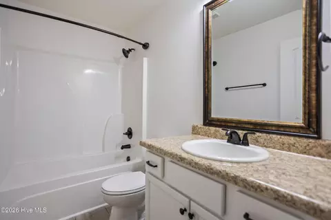 Bath - 3916 Harper Franklin Ave, Augusta, GA 30909 photo 3 of 3