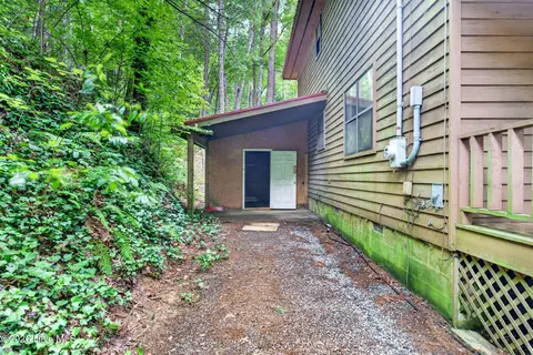 Exterior - 200 Pine Ln, Murphy, NC 28906 photo 8 of 9