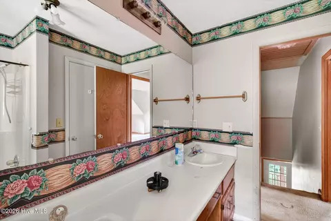 Bath - 200 Pine Ln, Murphy, NC 28906 photo 1 of 5