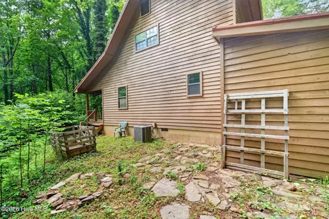 Exterior - 200 Pine Ln, Murphy, NC 28906 photo 7 of 9