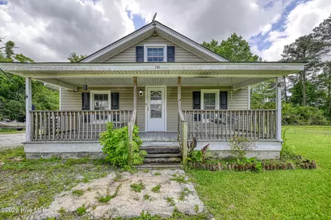 298 Comfort Rd, Richlands, NC 28574