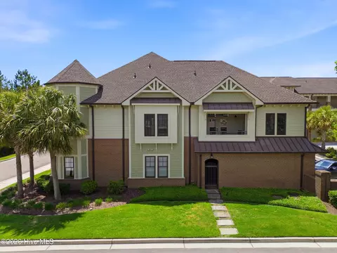 640 Village Park Dr #201, Wilmington, NC 28405